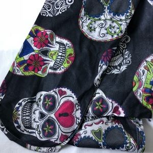 "3 FOR $20!" Sugar skull leggings!